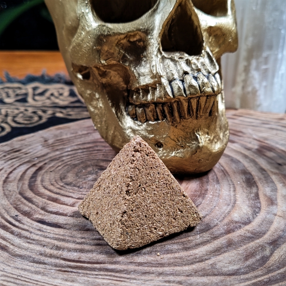 Palo Santo Incense Pyramid 2pk